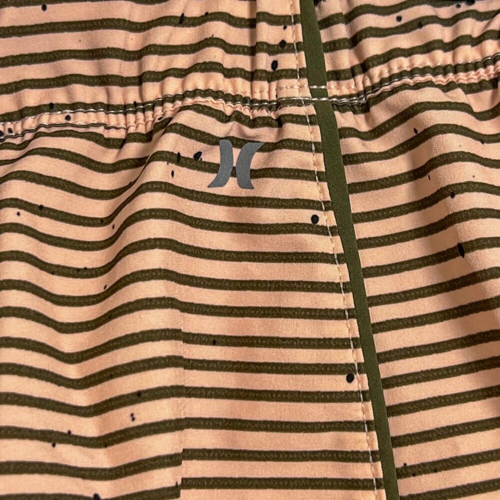 Hurley Women's Phantom Southside Waverider Board Shorts Cream/Green Size S - Picture 2 of 7